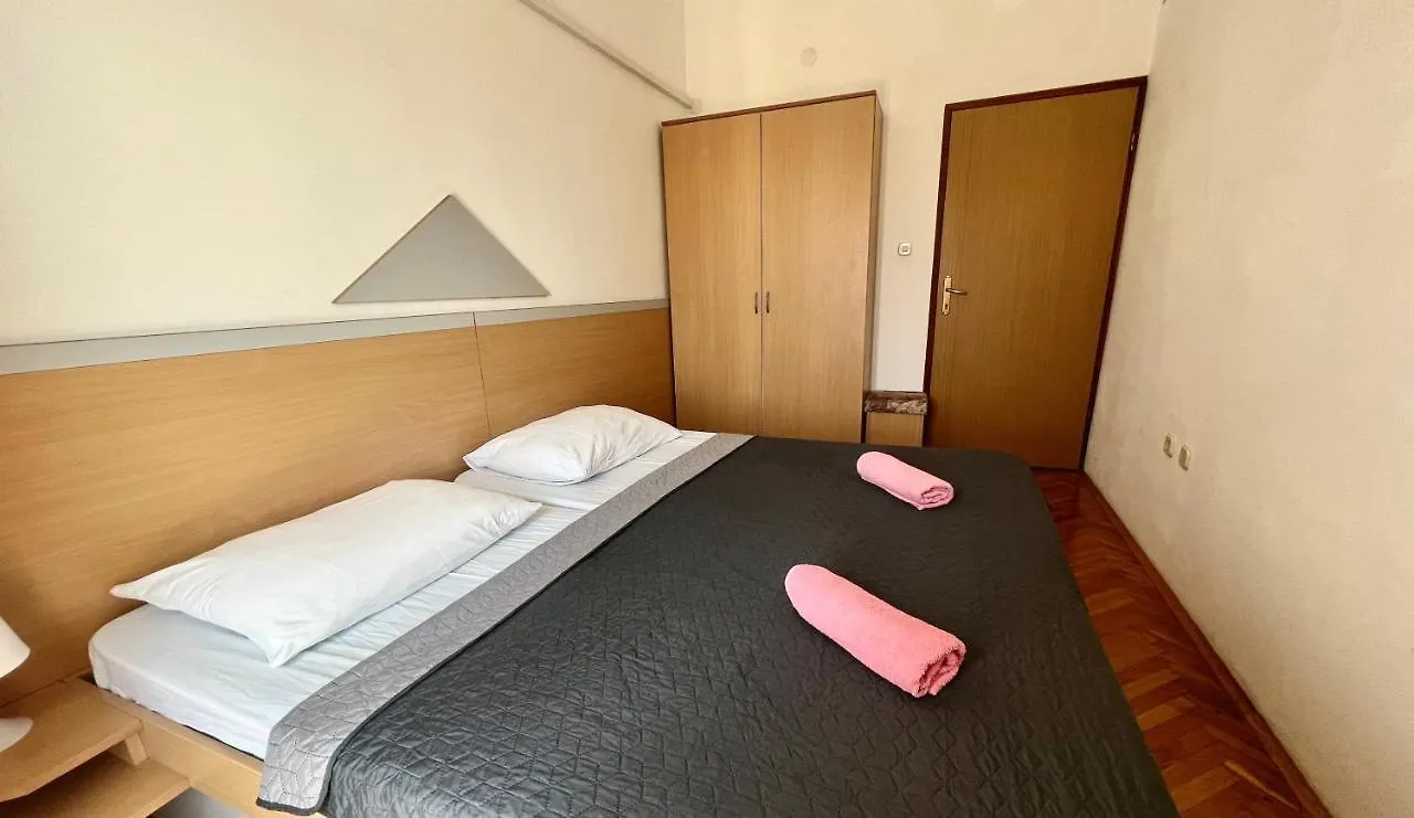 Linc Rooms & Apartments Banjole 3*,  Kroatië