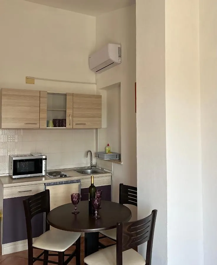 Linc Rooms & Apartments Banjole 3*,
